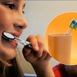 Uchwyt na szczoteczkę do zębów jest czarny i brzydko pachnie: